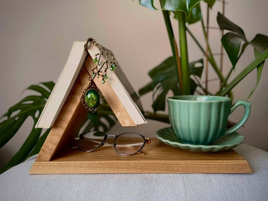 Dębowa podstawka na książkę
