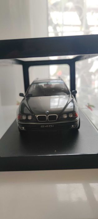 BMW E39  - Modelos 1/18 - touring carrinha 2 unidades