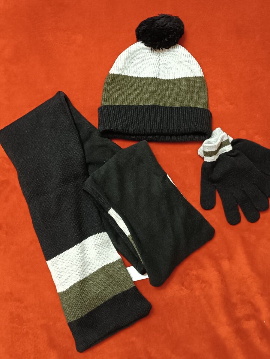 Дитячий набір (шапка, шарф та перчатки)