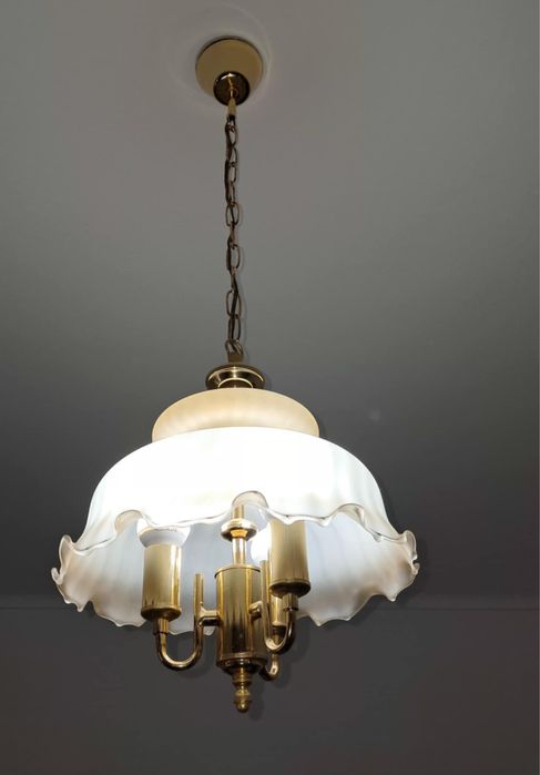 Candeeiro em bom estado