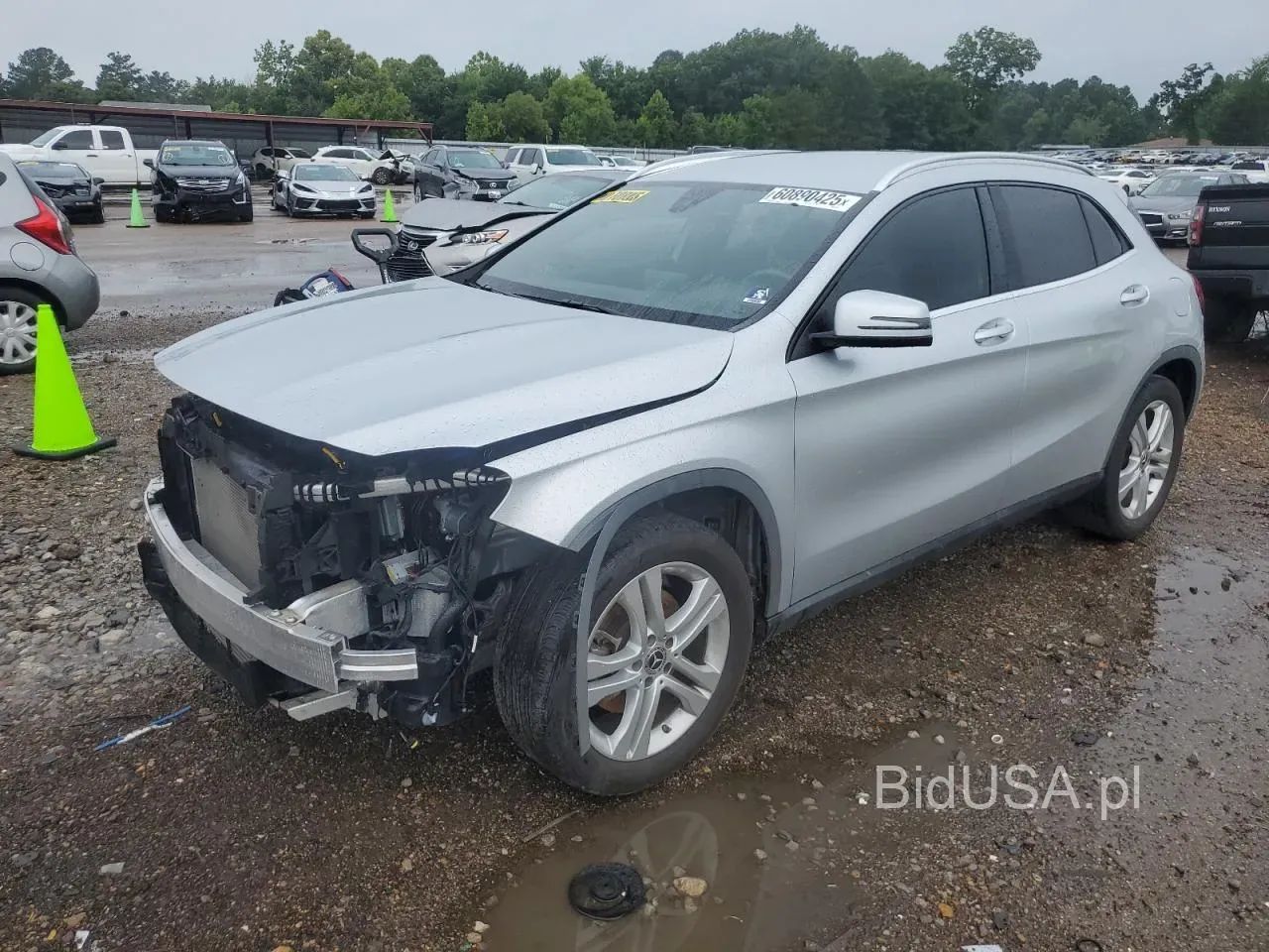 Mercedes-Benz GLA jeżdżący 2,0L benzyna automat KUPIONY w transporcie do Polski
