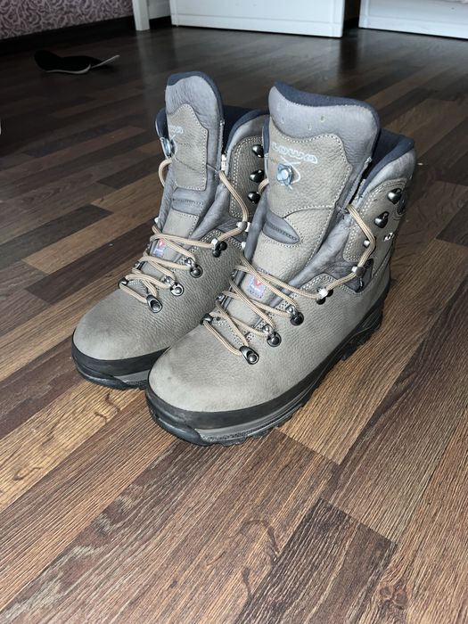 Lowa Tibet superwarm GTX, 41.5 та 42.5 розміри, без коробки