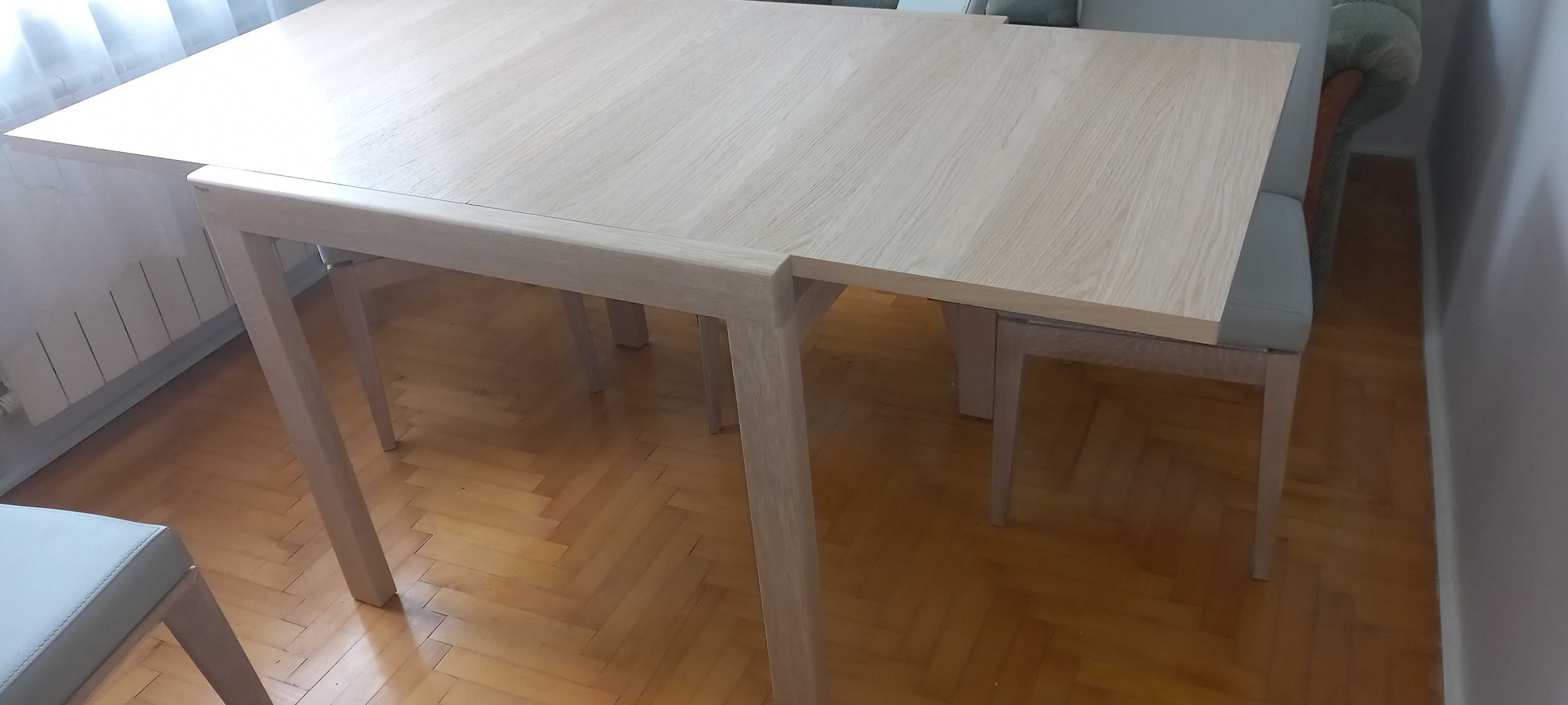 Stół i cztery krzesła krzesła