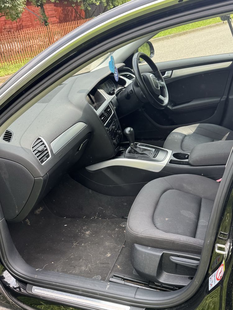 AUDI A4B8 2.0TDI automat Anglik LY9B