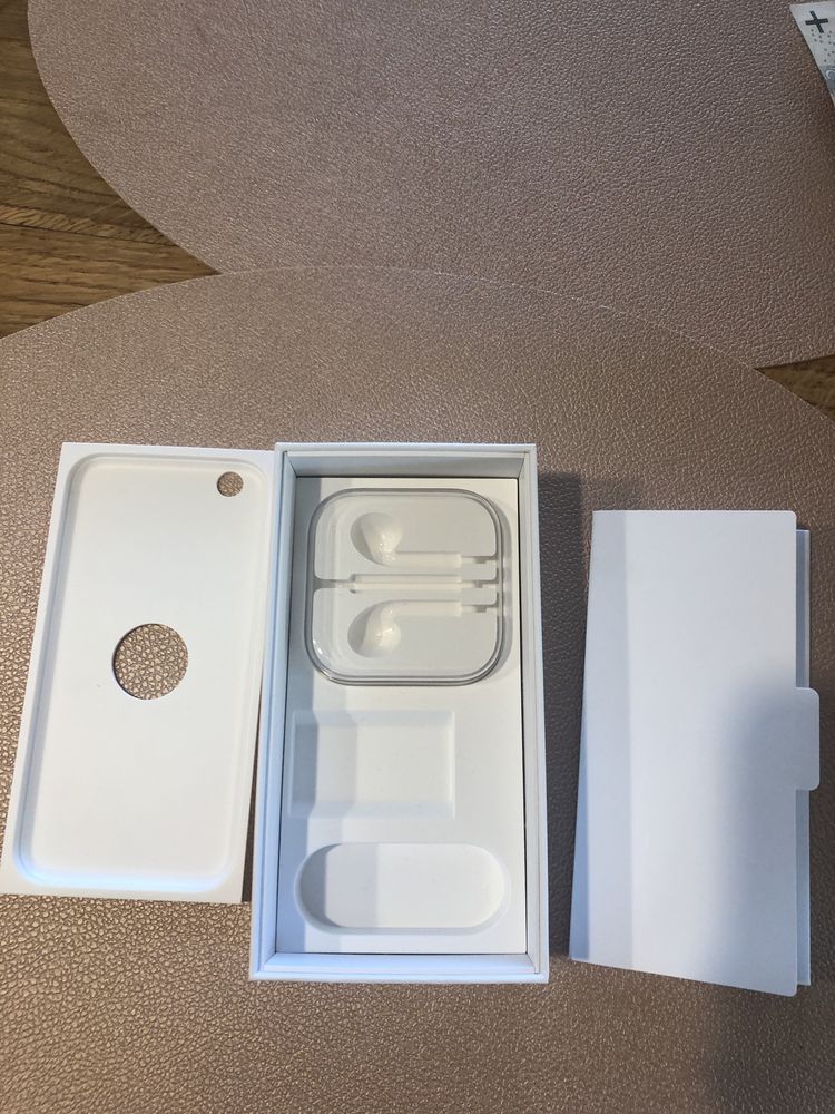 Pudełko opakowanie na iPhone