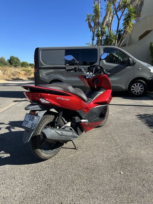 Mota 125cc - PCX de 2017,Bom estado (com banco custom) +\-negociavel