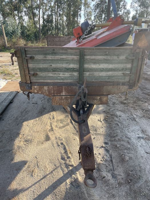 Reboque agricola matriculado e capinadeira