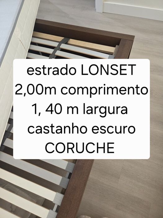 cama casal em castanho escuro
