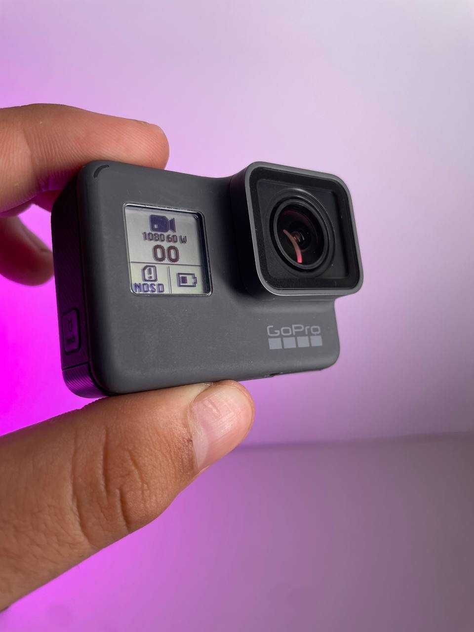 Екшн камера GoPro Hero HWBL1 в ідеальному стані, з комплектом