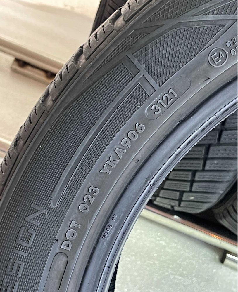 Автошини колеса резина 215/50 R18 Vredestein 2021 рік зимові