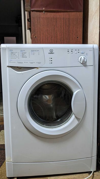 Пральна машина Indesit WIUN100