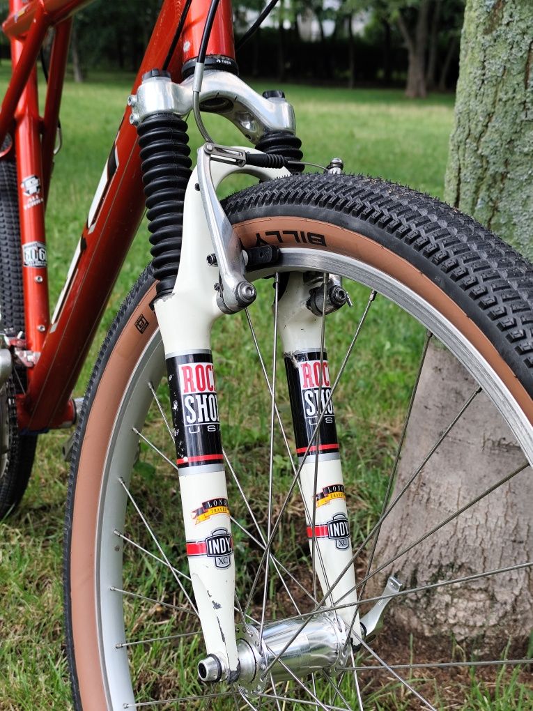 Rower MTB Commuter GT Backwoods. Rama 20. Koła 26. Rock Shock