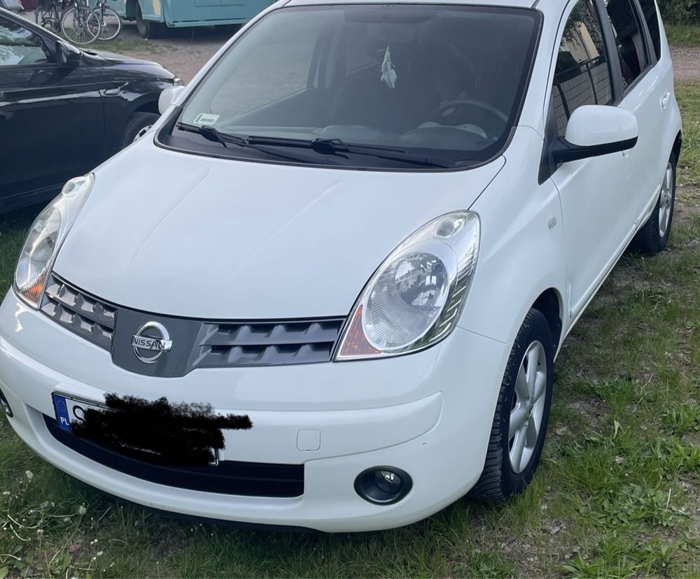 Nissan notte 1,4 b. - bardzo oszczedny .