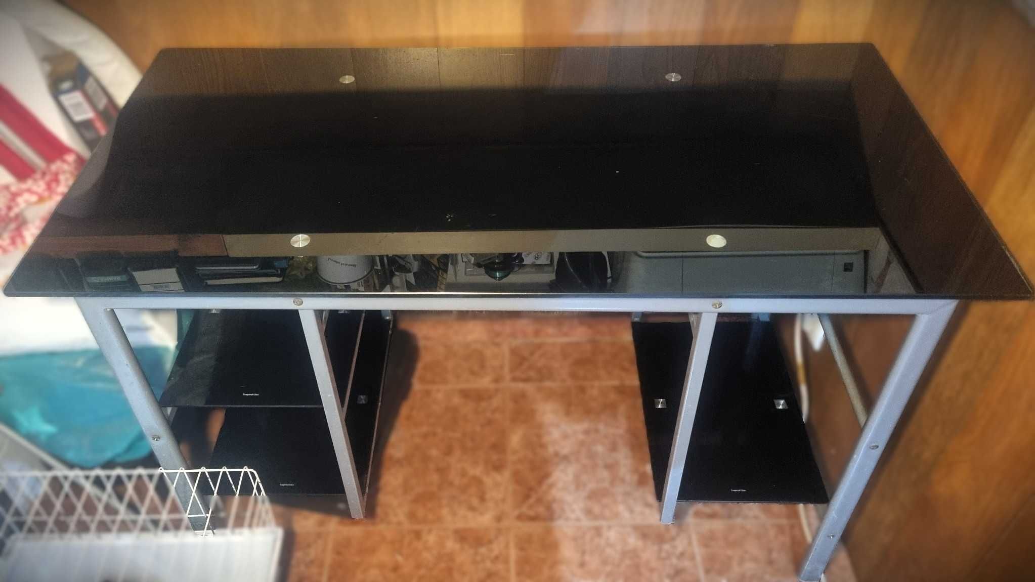 Secretária inox com tampo vidro temperado preto