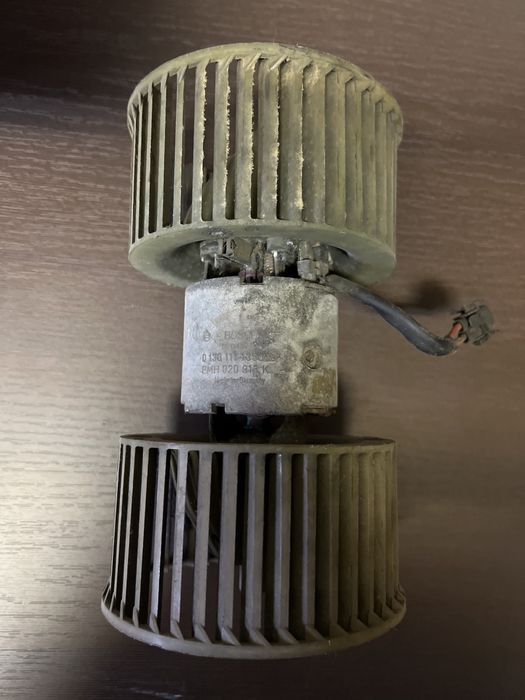 Моторчик печки BMW e34 Bosch 0130111135