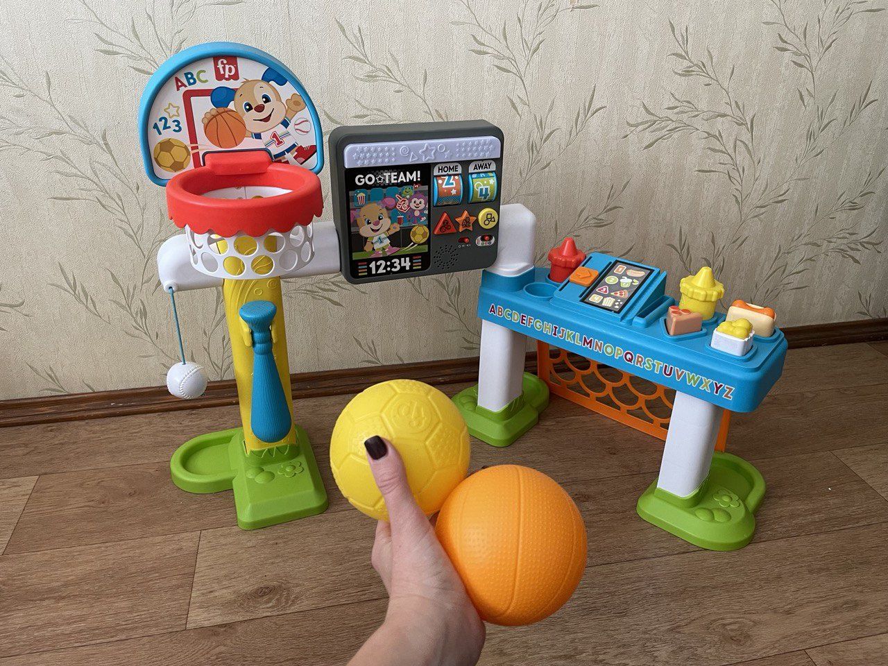 Продам ігровий центр Fisher price