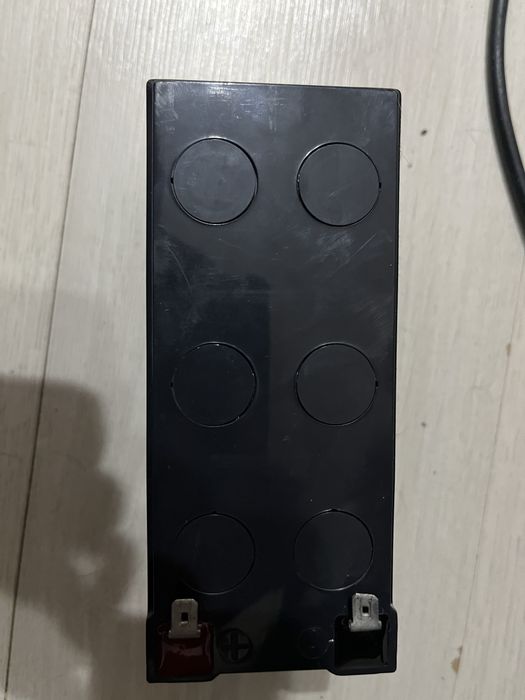 Два акамулятора 12V