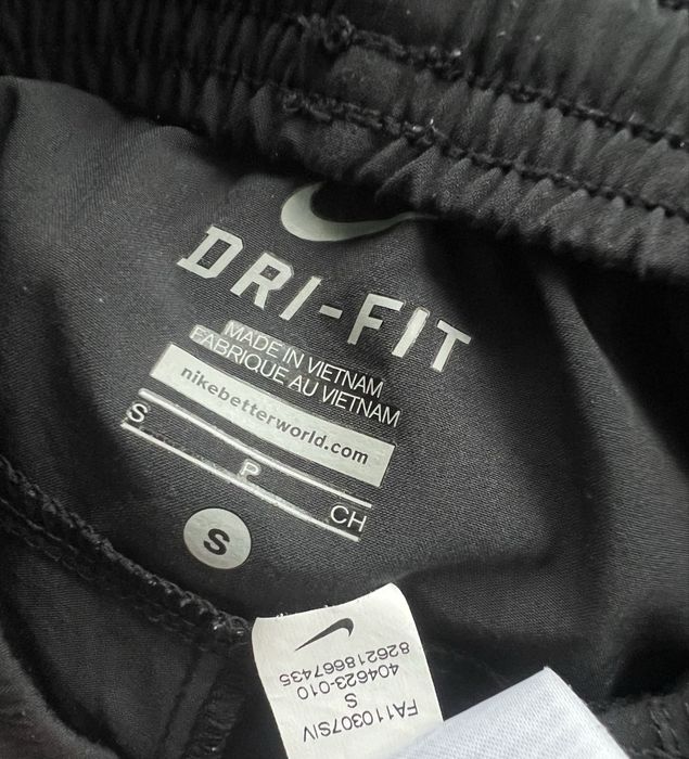 Чоловічі оригінальні штани Nike S-M розмір