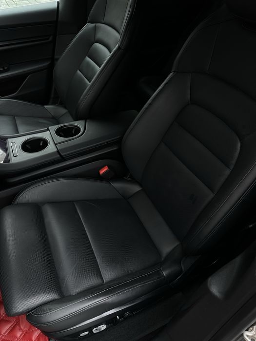 Porsche Taycan 4s 2021 року 571 к.с.