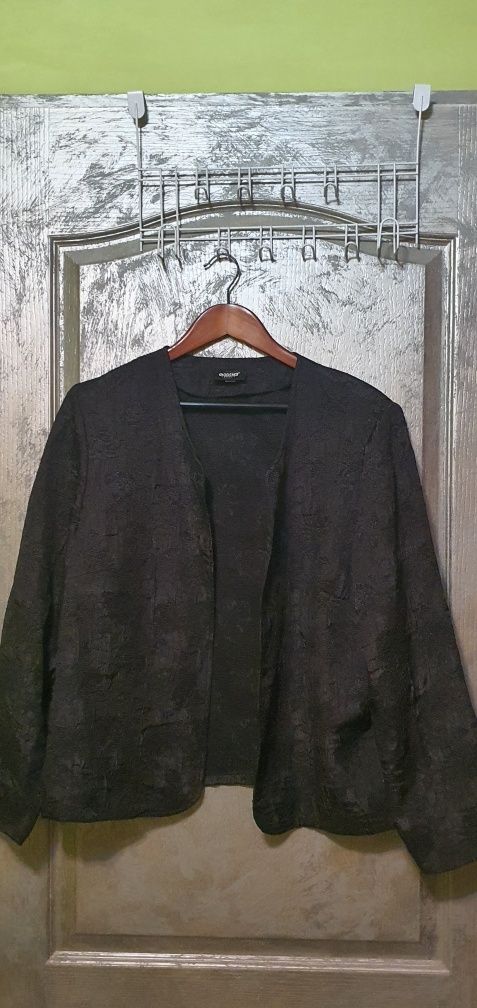 Czarna marynarka/ narzutka rozm 48/50