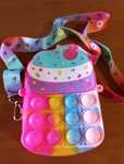 Mala poped cupcake