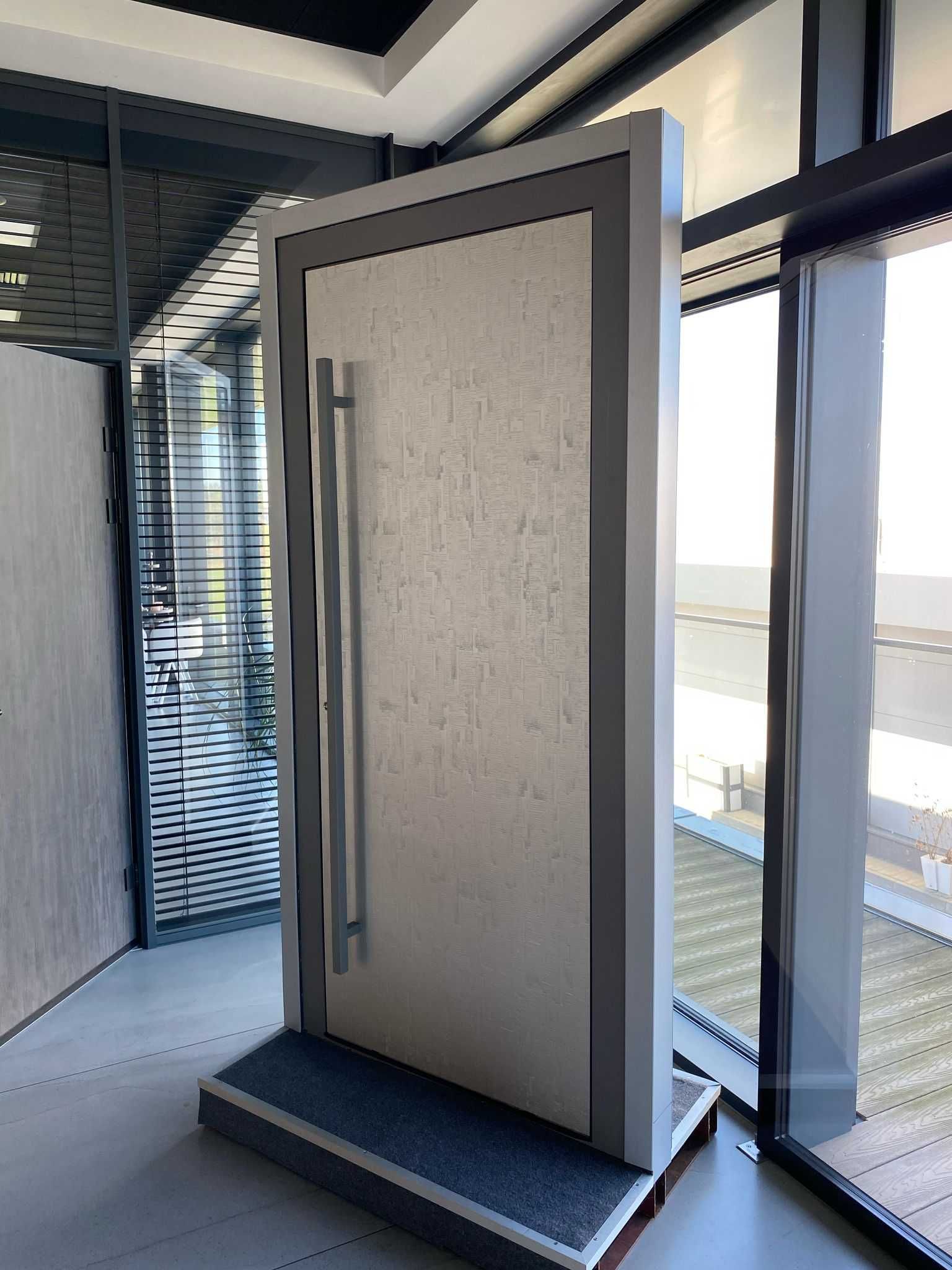 Drzwi aluminiowe wejściowe  Ościeżnica w zestawie