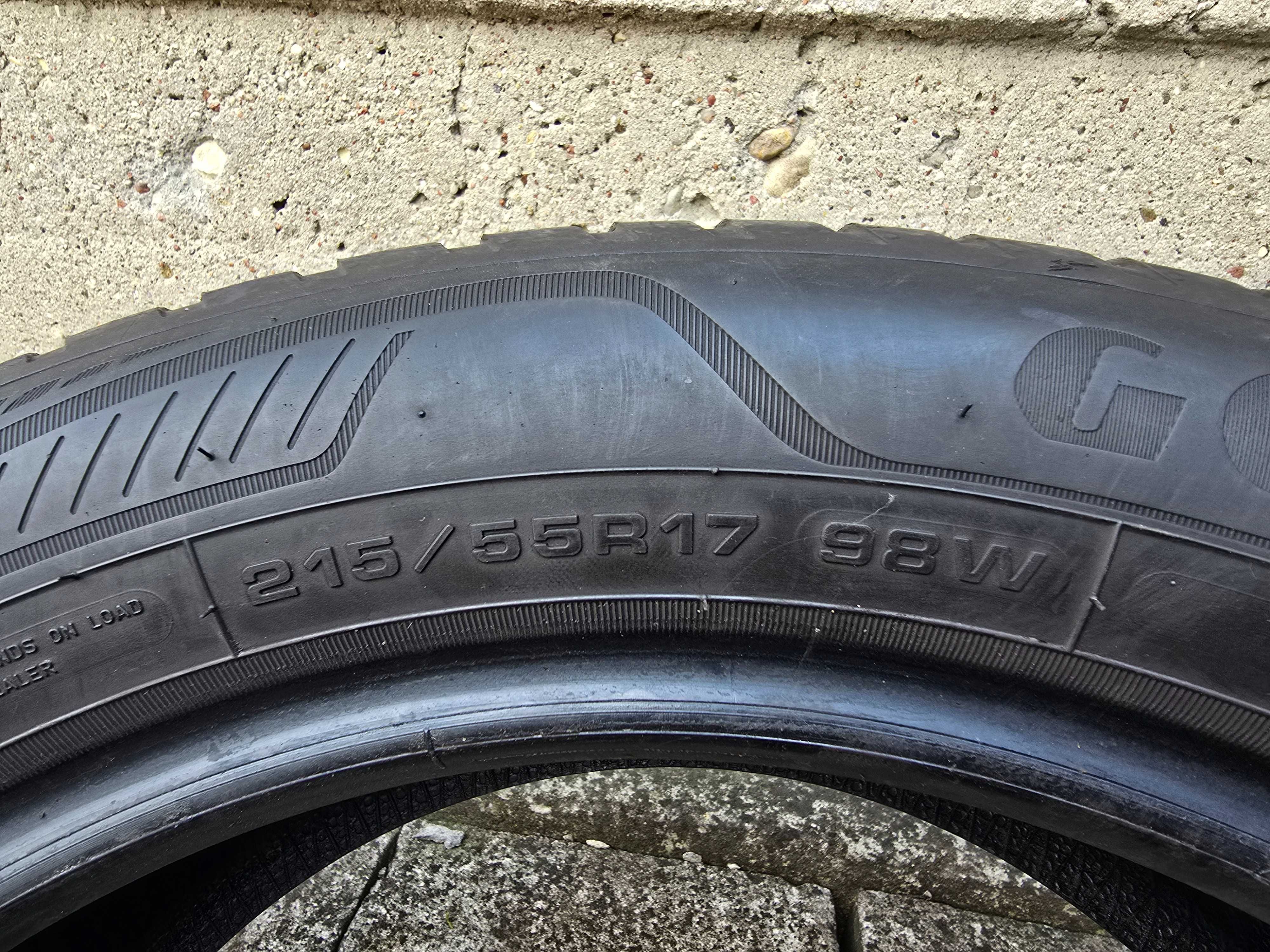 2x Goodyear Vector 4Seasons Gen-3 215/55/R17 98W
