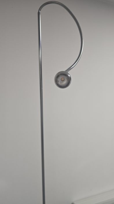 Lampa regulowana podłogowa