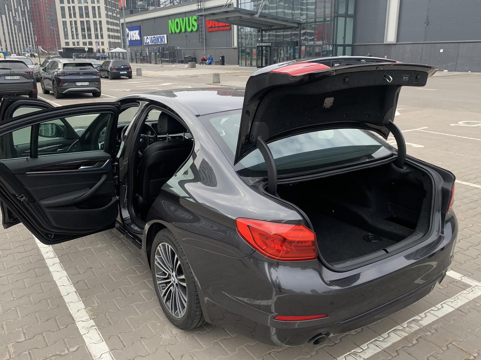 BMW G30 2019 5 series