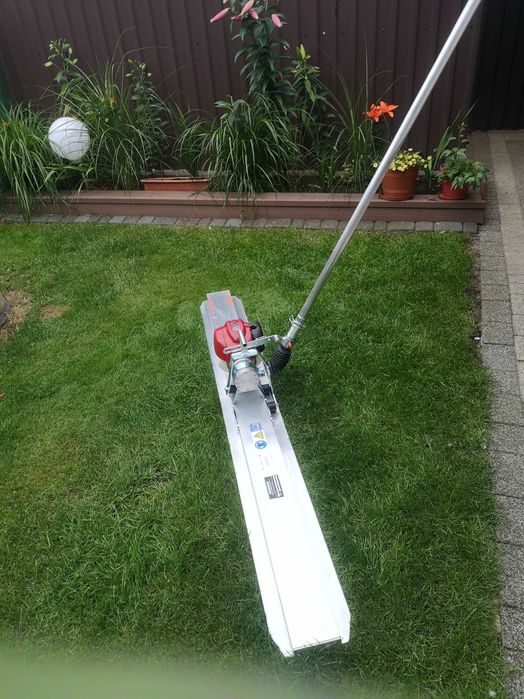 Wynajem Lata wibracyjna 2m honda spalinowa.