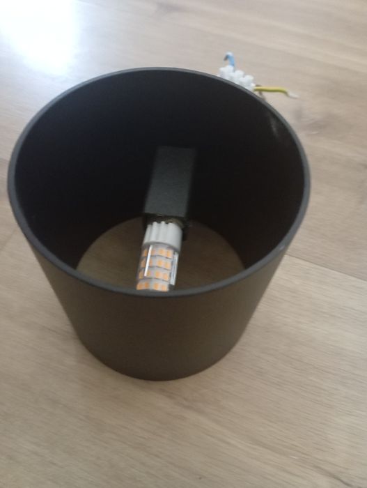 Lampka czarna ścienna led