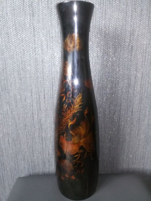 Wazon wykonany z laki