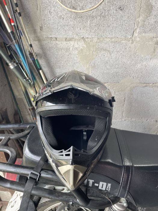 Продам шолом в не поганому стані