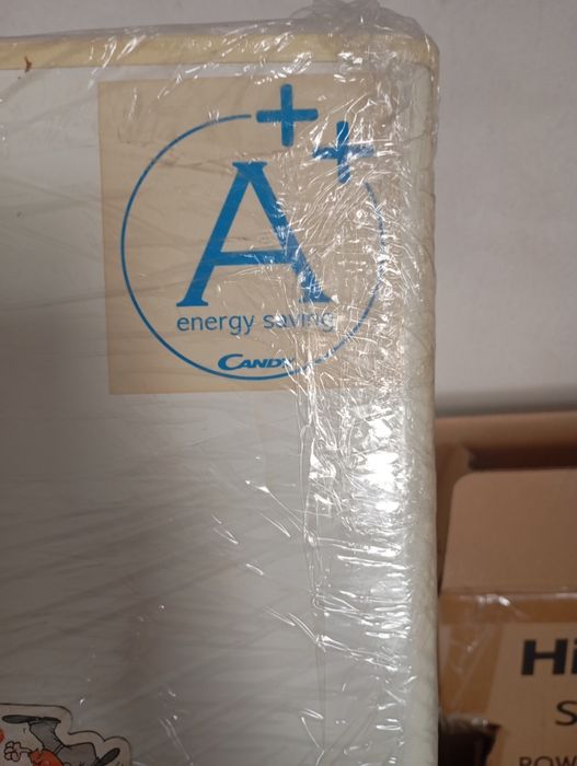 Vendo frigorífico, classe A++, em muito bom estado.