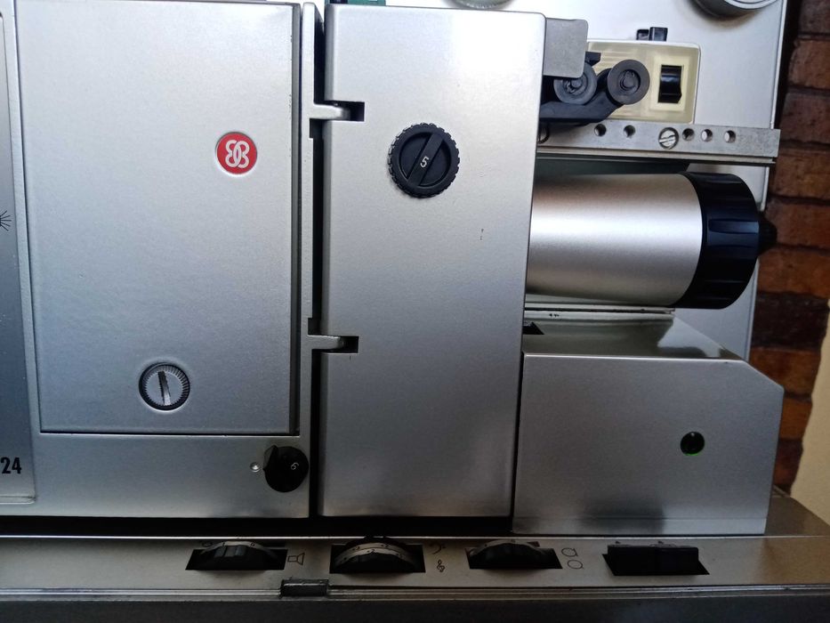 Máquina de Projectar 16mm BAUER P6 TS