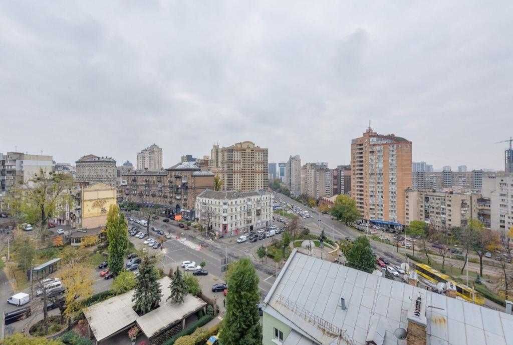 чудовий пентхаус в центрі Генератор! Світло є