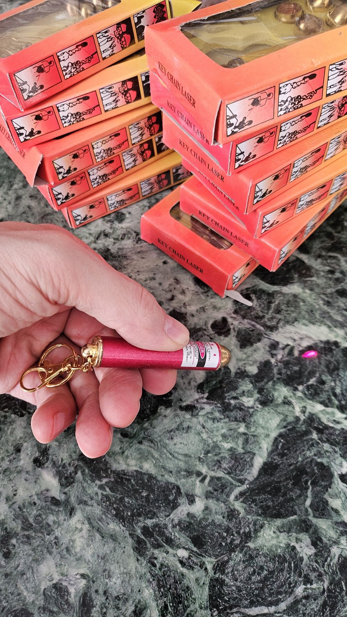 Oddam 20 pointerów laserowych na cele edukacyjne