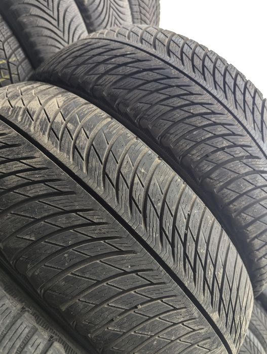235/60R18 Michelin