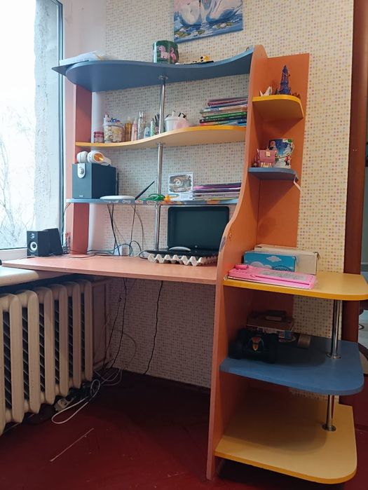 Дитяче ліжко, меблі.