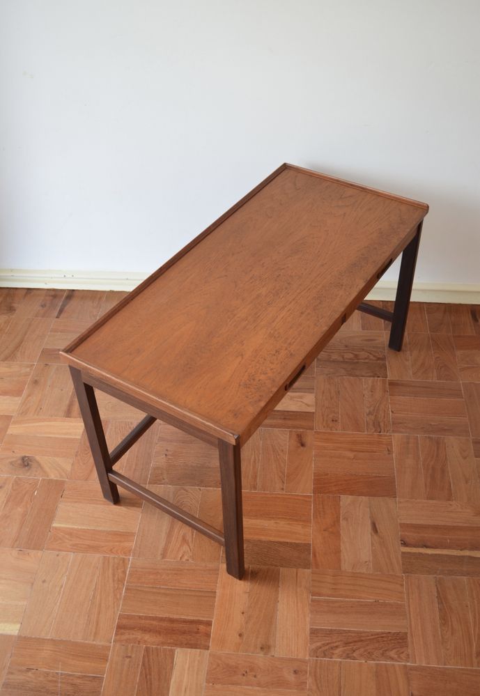 Mesa de sala / consola baixa vintage