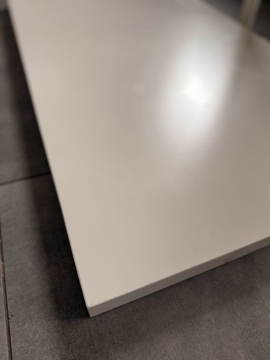 Biale biurko Ikea