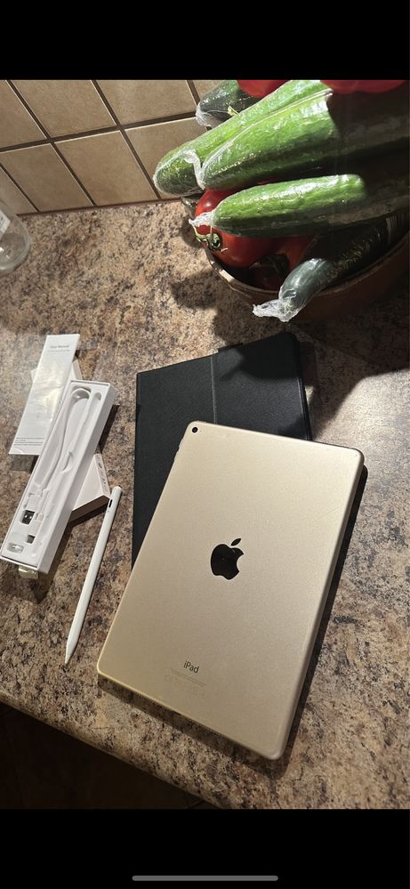 Tablet iPad Apple złoty - TOUCH ID - PROCREATE