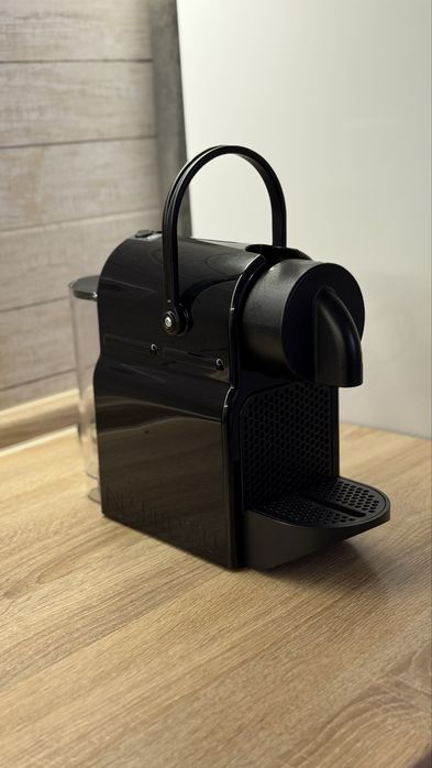 Кавомашина капсульна Nespresso Inissia (оригінал)