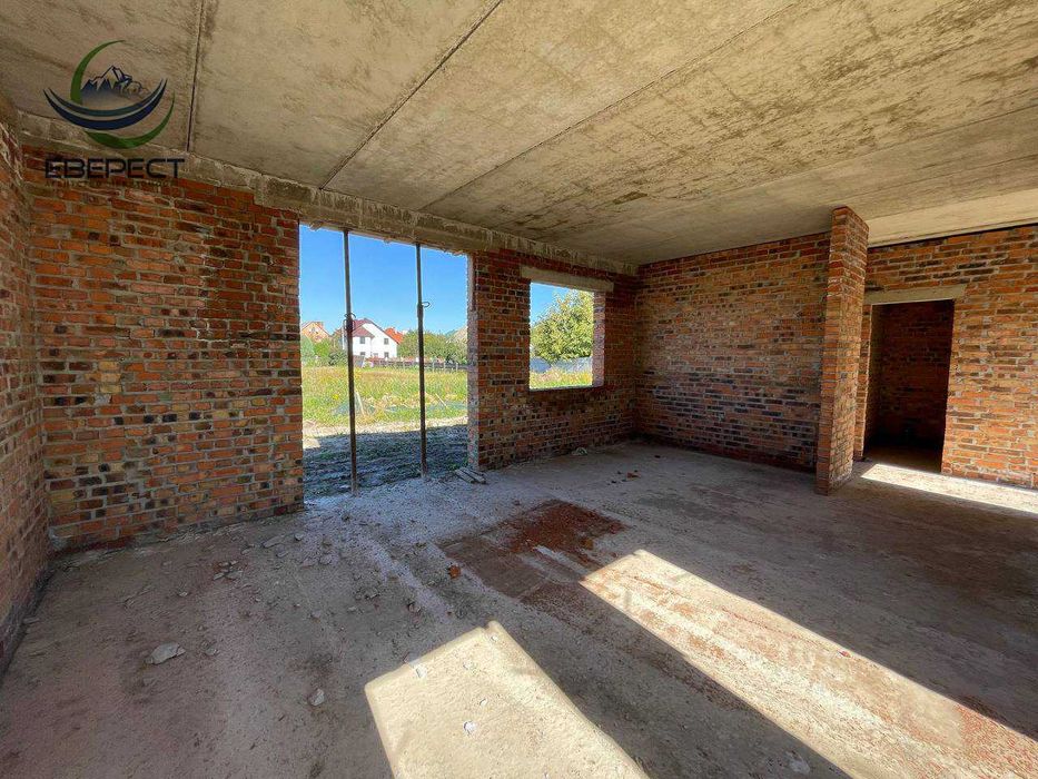 Продаж дуплекса на стадії будівництва