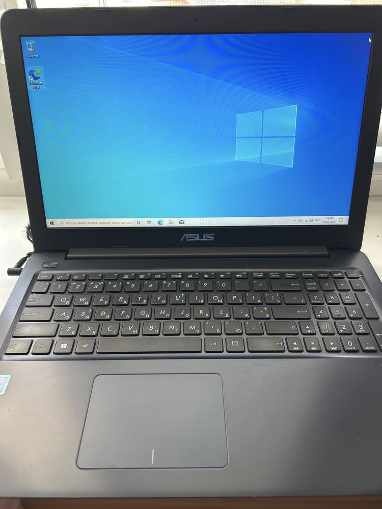 Ноутбук Asus E502S