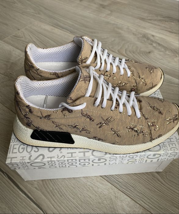 Hegos damskie sneakersy beżowo złote hafty 40