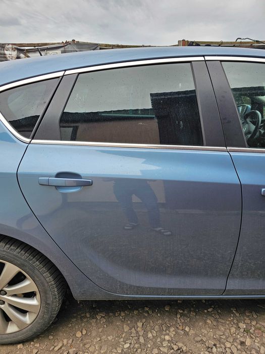 Drzwi Prawy Tył Opel Astra J HB Kod lakieru Z22M