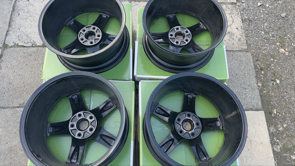 Felgi Volkswagen oe golf 5 6 7 18 cali 5x112 Karthoum GTI GTD R-LINE