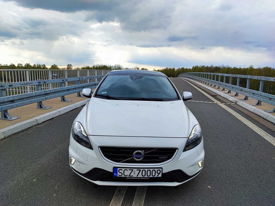 Volvo V40 D4 R-Design