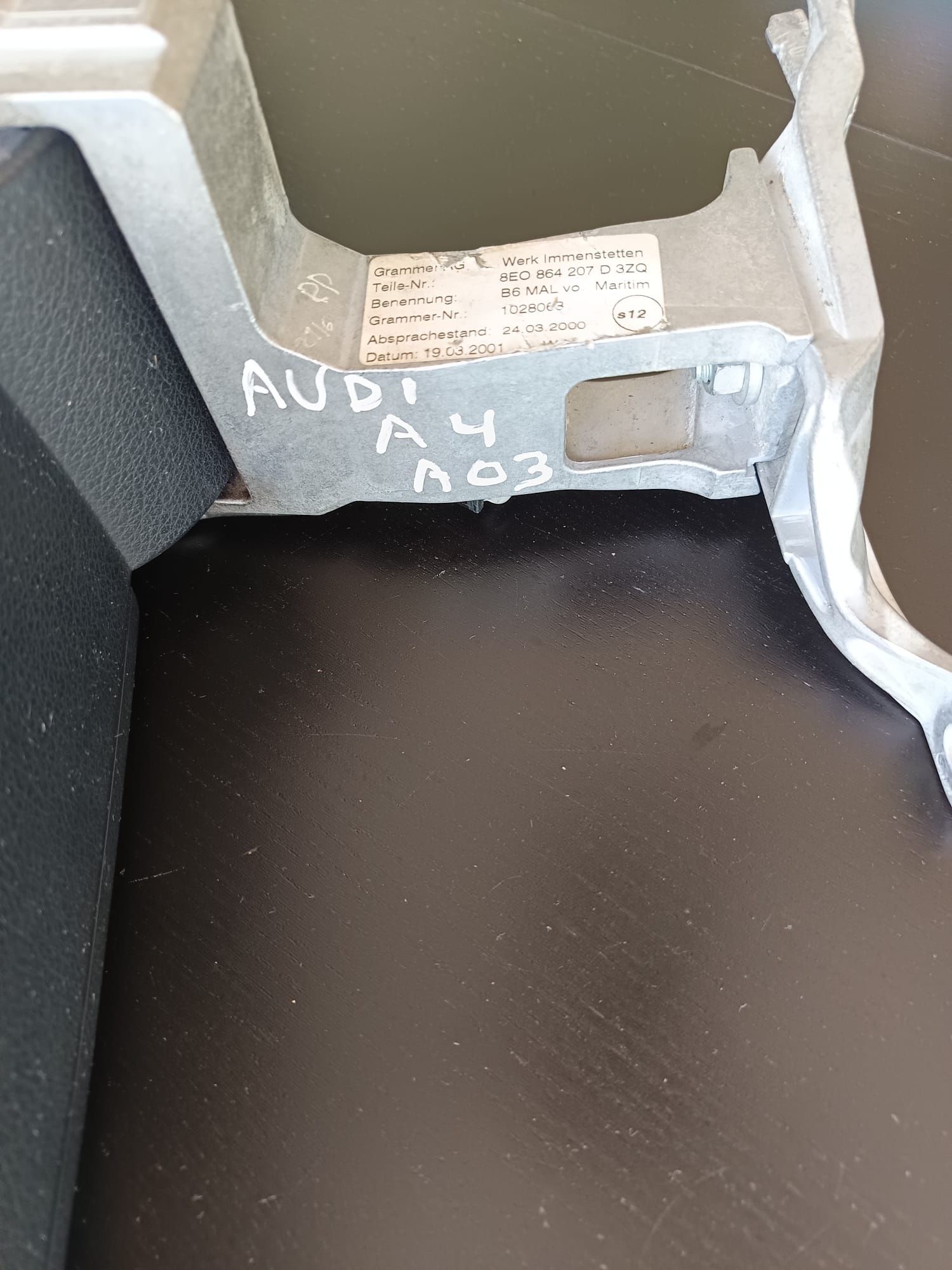 Apoio de braço Audi